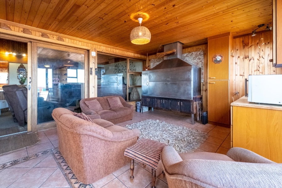 To Let 4 Bedroom Property for Rent in Herolds Bay Western Cape